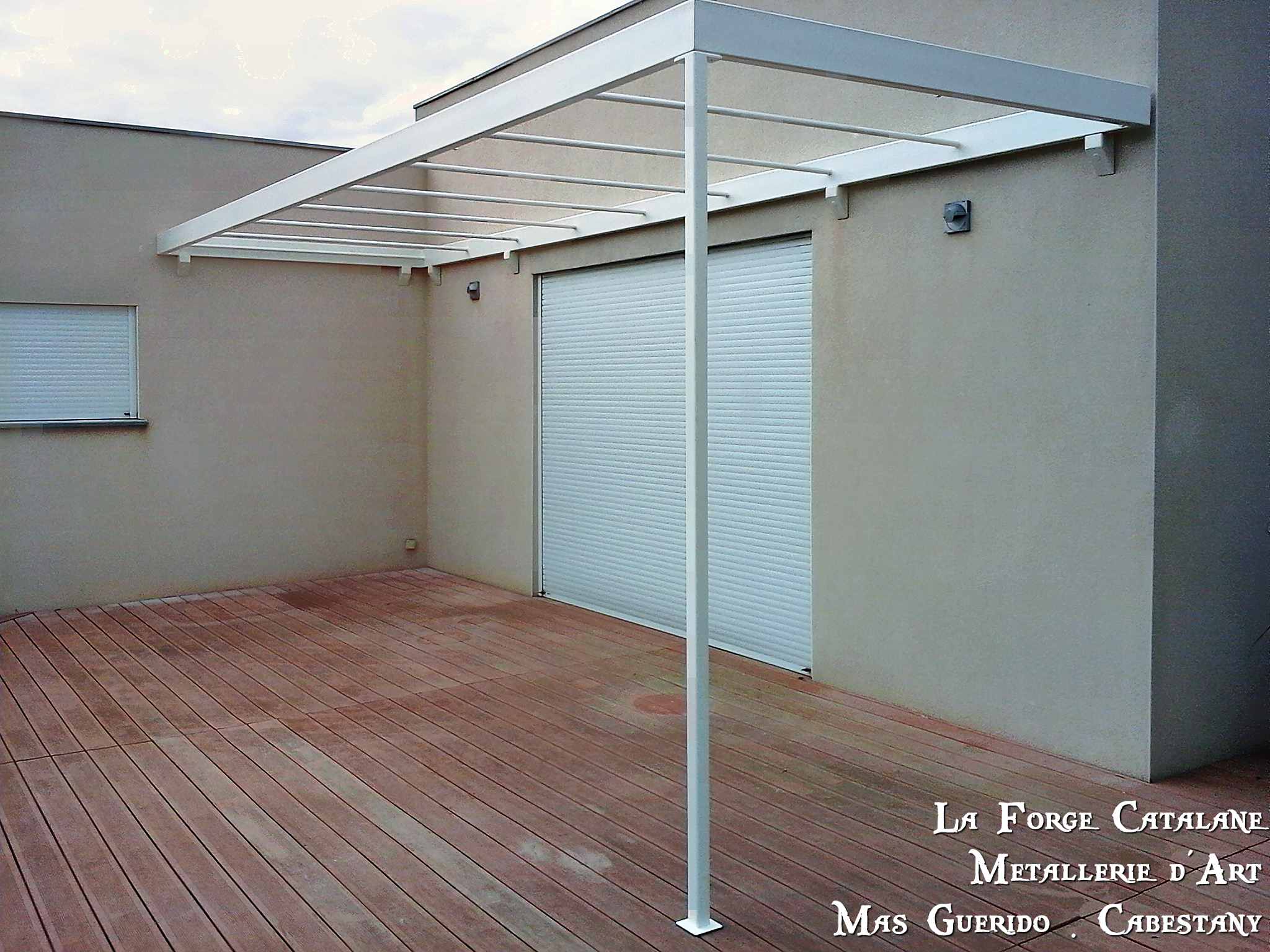 pergola montage sur corbeaux thermolaquage blanc forge catalane 5.jpg